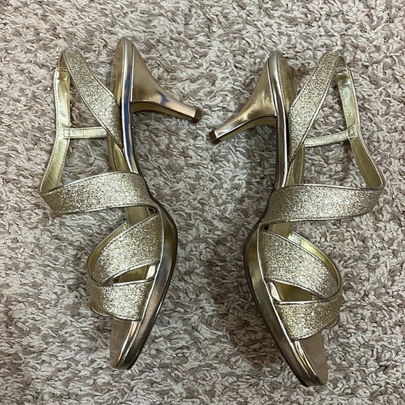 Nina Gold Sparkle Elastic Ankle Strap Heels - Size 7.5 - Picture 4 of 10